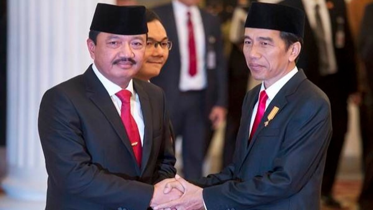 Presiden Jokowi (kiri) dan Kepala BIN Jenderal (Purn) Budi Gunawan. (Antara)