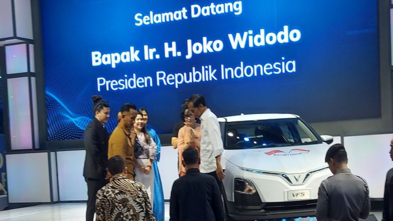 Presiden Jokowi, IIMS 2024 di JiExpo, Jakarta Pusat, Kamis (15/2/2024). (Foto: ANTARA/Andi Firdaus)