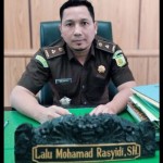 Kepala Seksi Intelijen Kejari Lombok Timur Lalu Mohamad Rasyidi. (ANTARA/Dhimas B.P.)-1707203551
