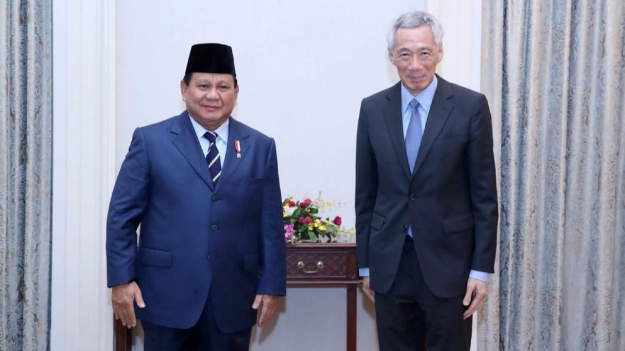 Prabowo Subianto dan PM Singapura Lee Hsien Loong saat melakukan pertemuan pada Juni 2022 lalu. (Kemhan)