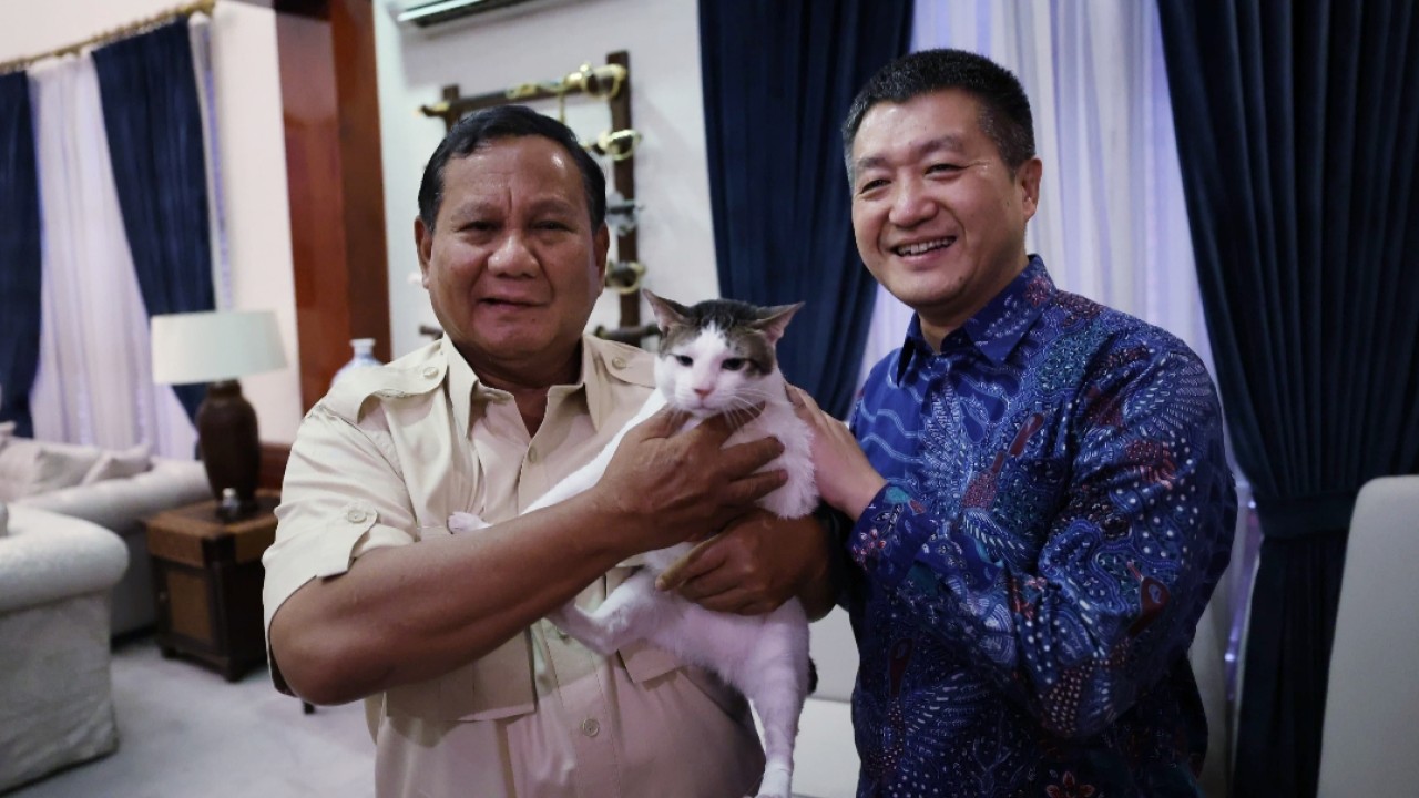 Prabowo terima ucapan selamat dari Dubes China di Kertanegara, didampingi Kucing Bobby/Istimewa