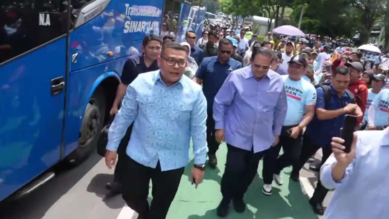 Tangkap Layar - Momen SBY Jalan Kaki ke GBK (Tiktok: @pdemokrat)