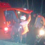 Tim SAR evakuasi pendaki yang tersambar petir di Gunung Cikuray-1708851865
