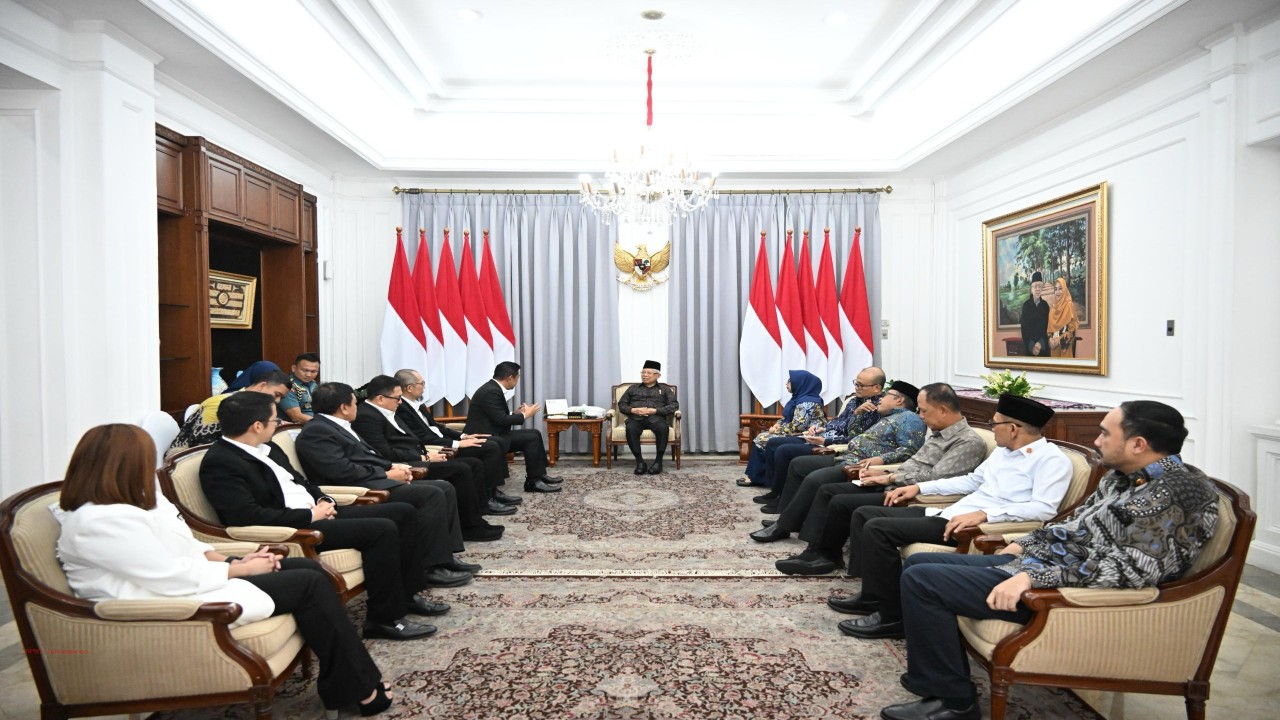 Wakil Presiden (Wapres) K.H. Ma’ruf Amin saat menerima audiensi Dewan Pengurus Pusat (DPP) ALFI di Kediaman Resmi Wapres, Selasa (20/02/2024)/Foto: Setwapres