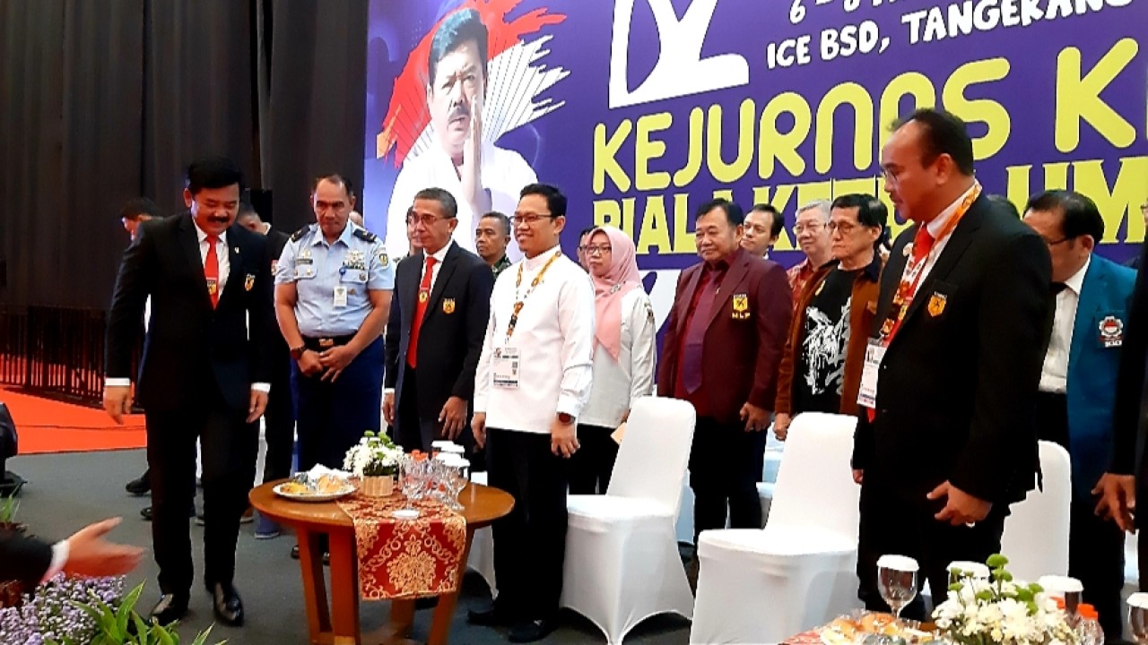 Ketua Umum PB Forki Hadi Tjahjanto usai memberikan sambutan pada pembukaan Kejurnas Karate Piala Ketum PB Forki 2024/Nusantaratv.com