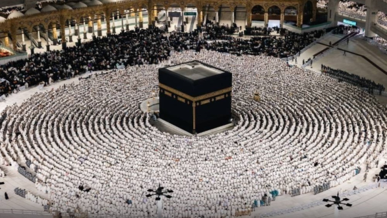 Ilustrasi. Jamaah melaksanakan ibadah umrah di Tanah Suci. (Foto: Saudi Gazette)