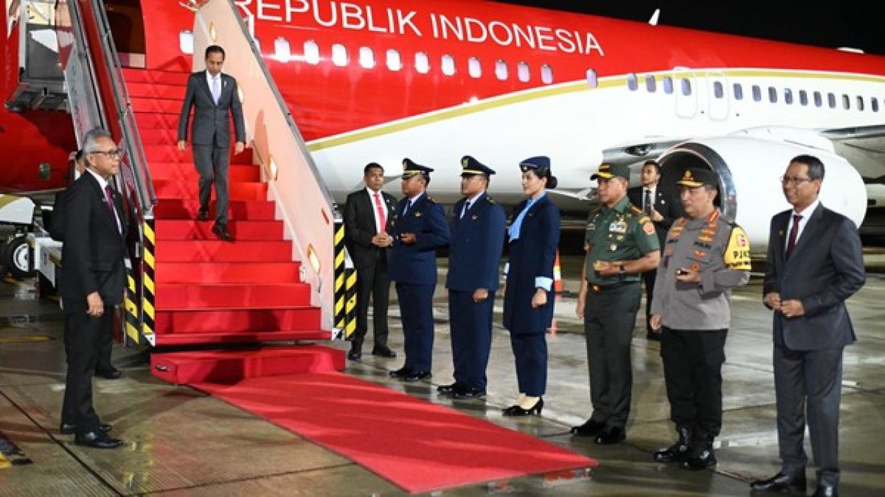 Presiden Jokowi tiba di Tanah Air usai melakukan kunjungan kerja ke Australia.
