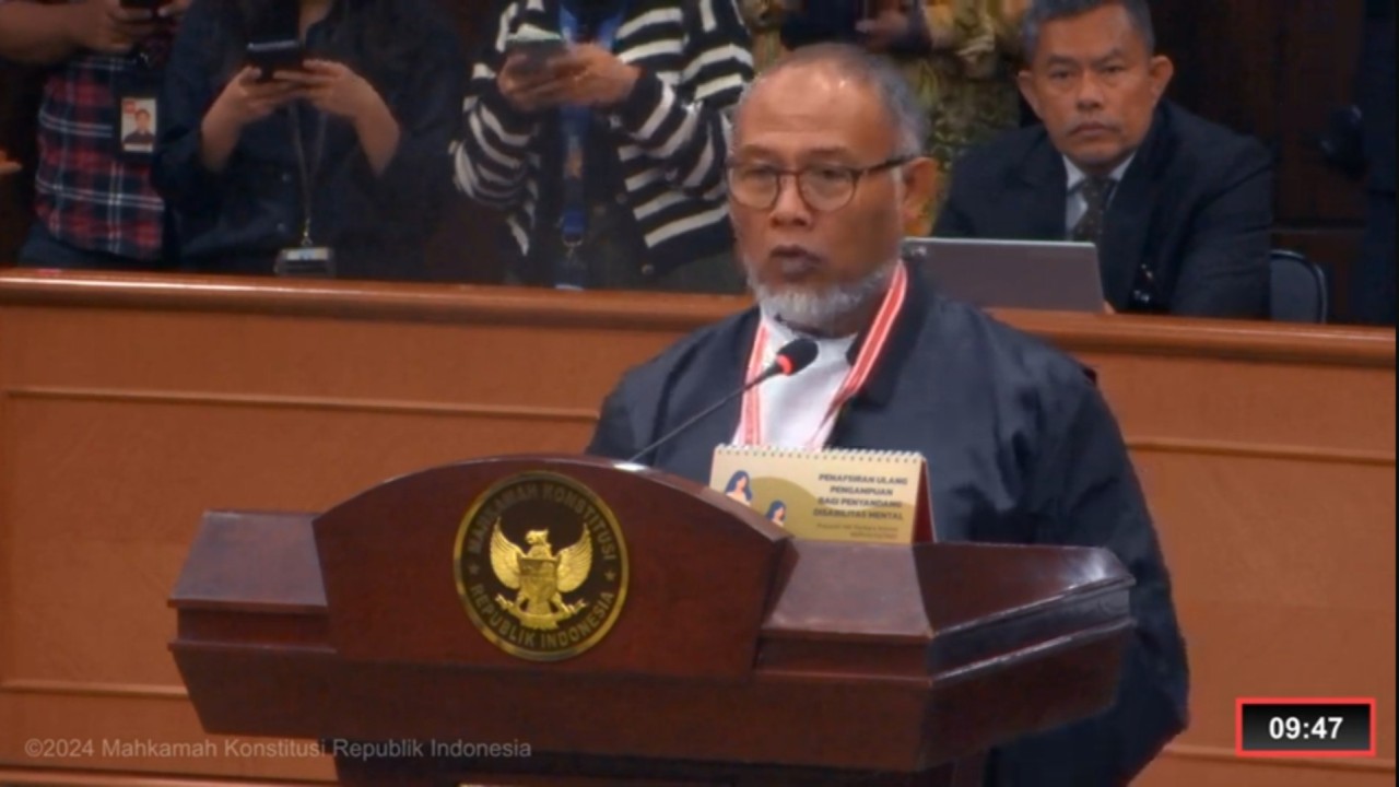 Kuasa hukum AMIN, Bambang Widjojanto. (YouTube)