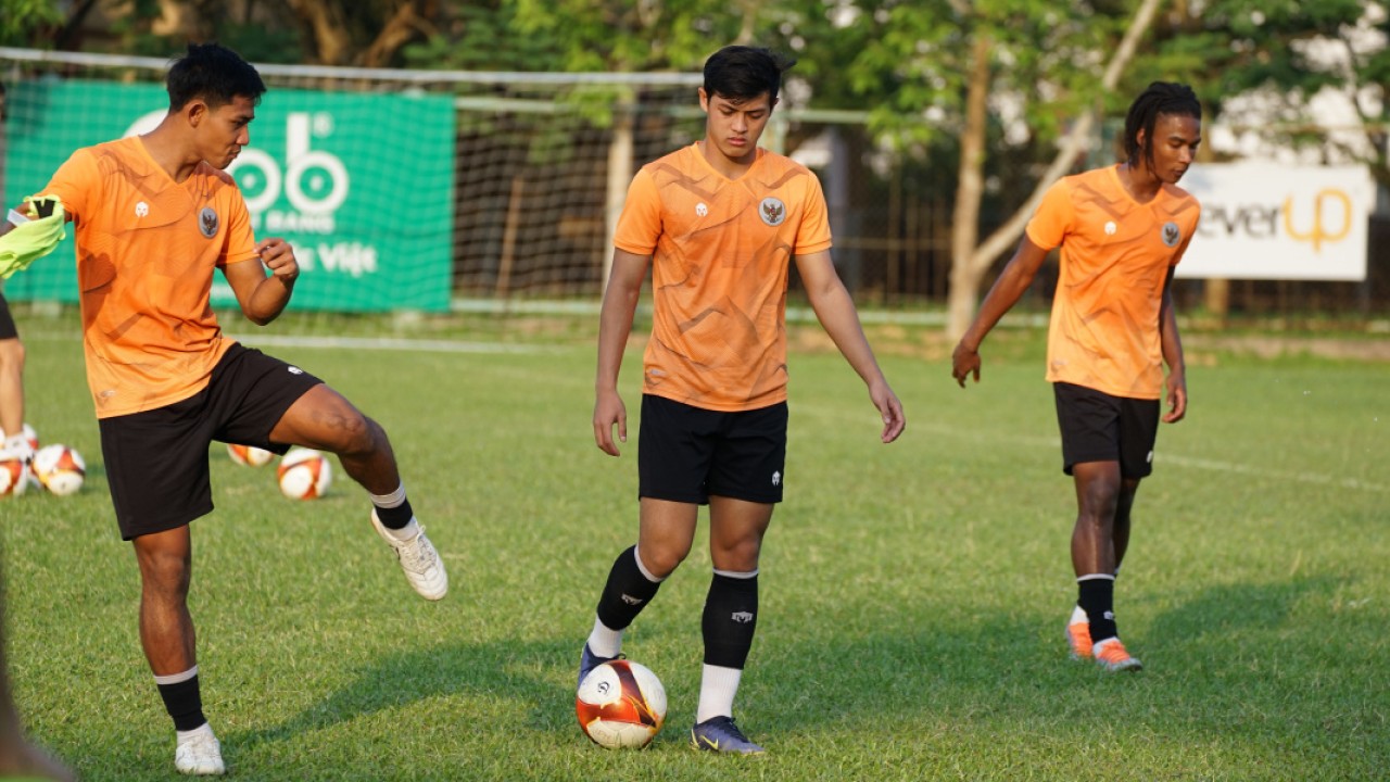Alfeandra Dewangg (tengah), masih berpeluang memperkuat timnas Indonesia U-23. (dok PSSI)