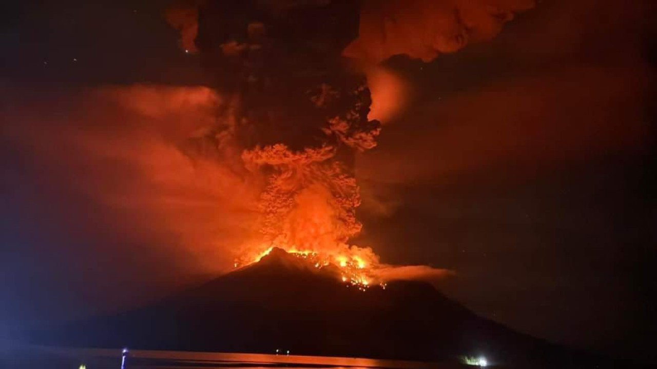 Erupsi Gunung Ruang. (BNPB)