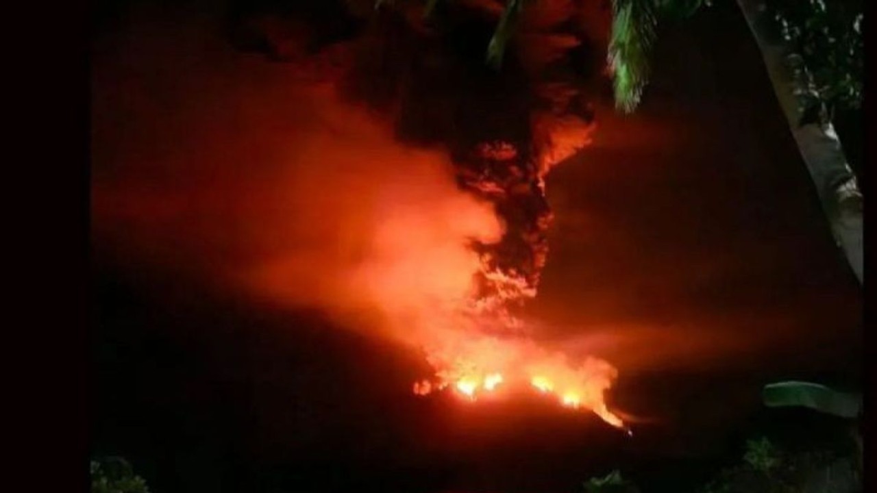 Gunung Ruang di Sulawesi Utara mengalami erupsi/ist