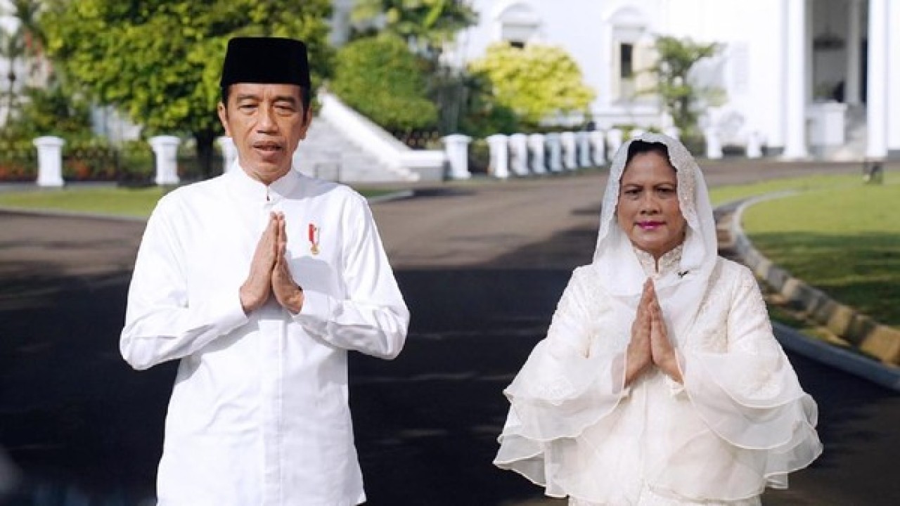 Presiden Jokowi dan Ibu Negara Iriana di momen lebaran.