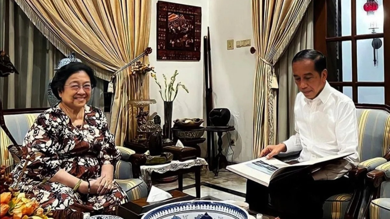 Presiden Jokowi dan Presiden ke-5 RI sekaligus Ketua Umum PDI Perjuangan, Megawati Soekarnoputri. (Antara)