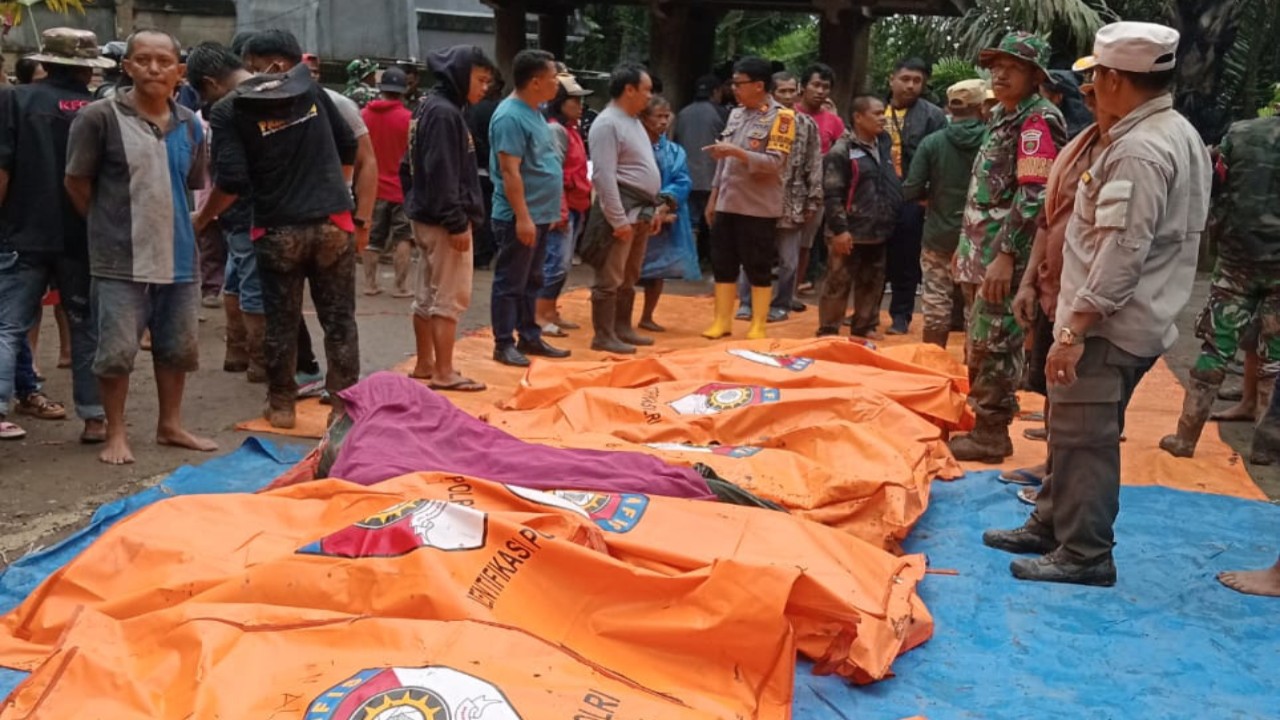 Bencana alam tanah longsor terjadi di Tana Toraja Sabtu (13/4).