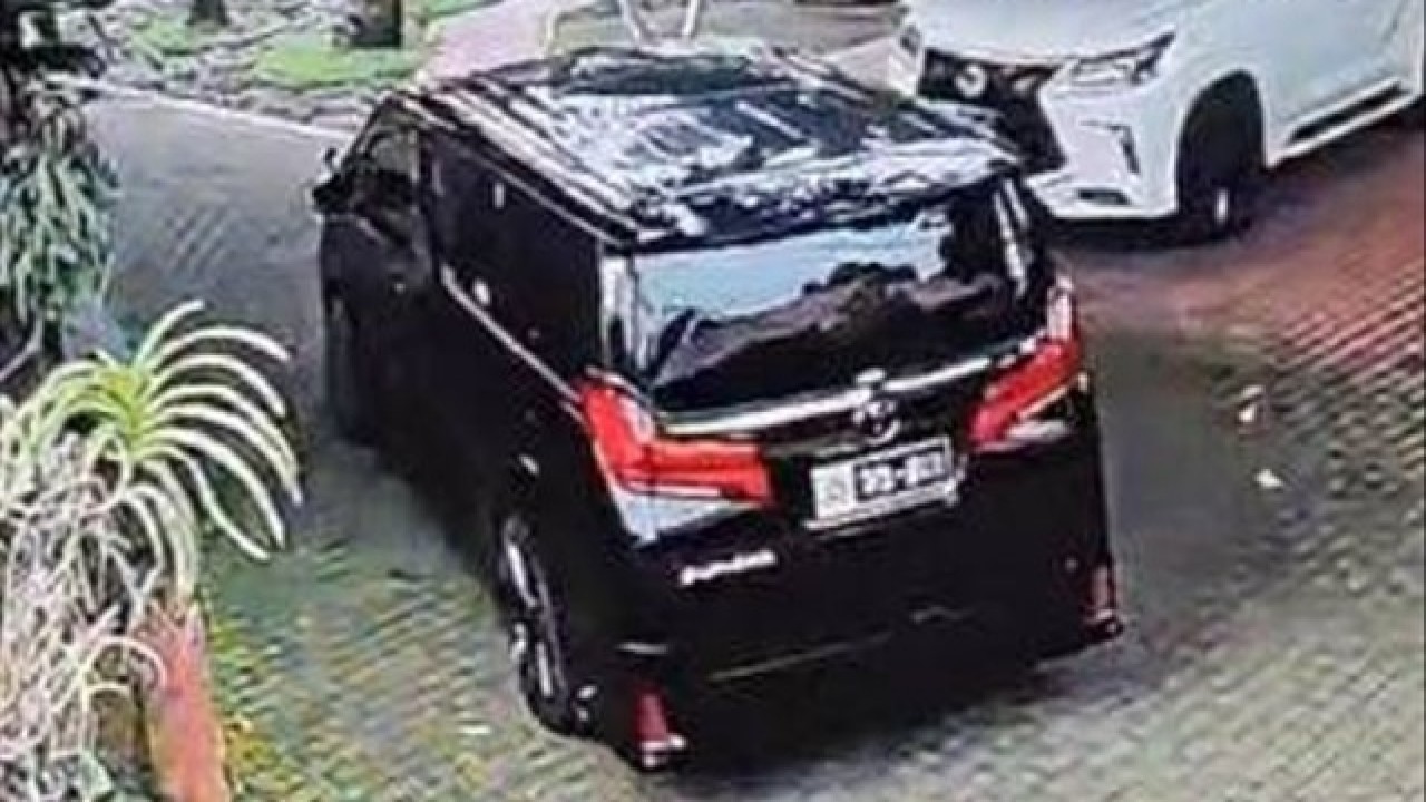 Mobil Alphard pelat DPR RI yang jadi TKP Brigadir Ridhal Ali Tomi bunuh diri.