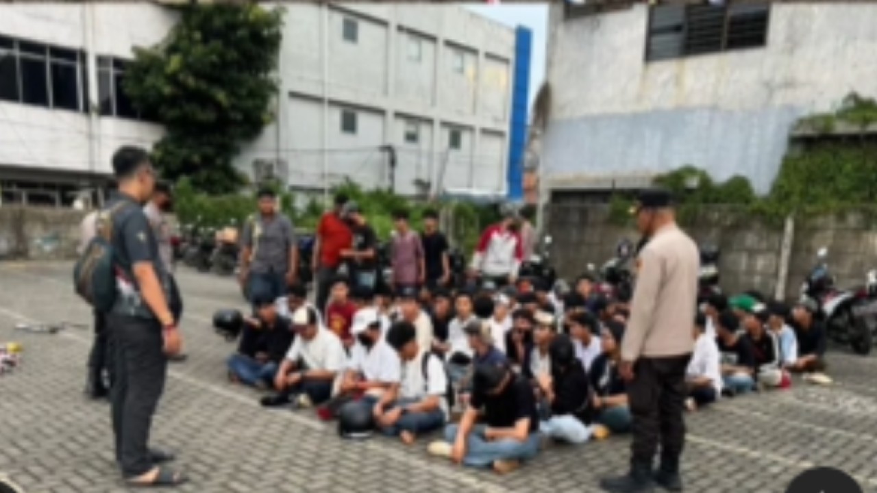 Pelajar yang lakukan konvoi diamankan polisi  (Instagram @info_jakartapusat)