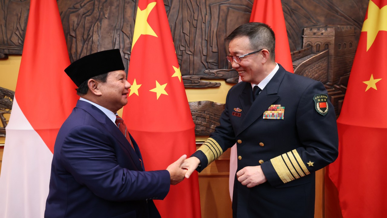 Menteri Pertahanan RI Prabowo Subianto melakukan kunjungan kerja ke Menteri Pertahanan China Admiral Dong Jun, di Beijing, China.