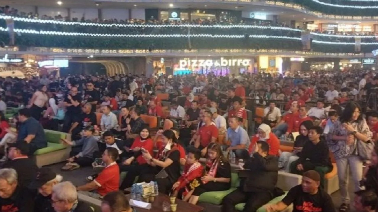 Suasana nonton bareng di Lippo Kemang, Jakarta Selatan. (Antara)