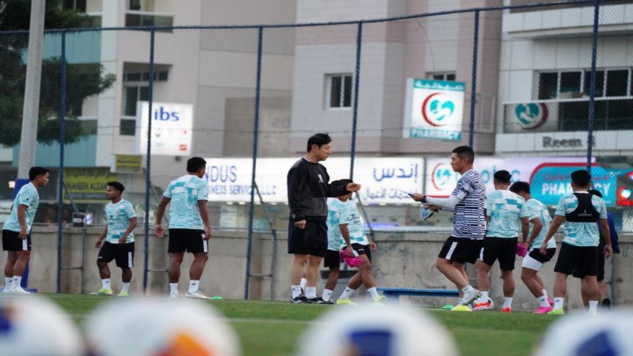 Timnas Indonesia U-23 mulai menjalani latihan di Dubai, Uni Emirat Arab pada Selasa (2/4/2024) waktu setempat. (dok PSSI)