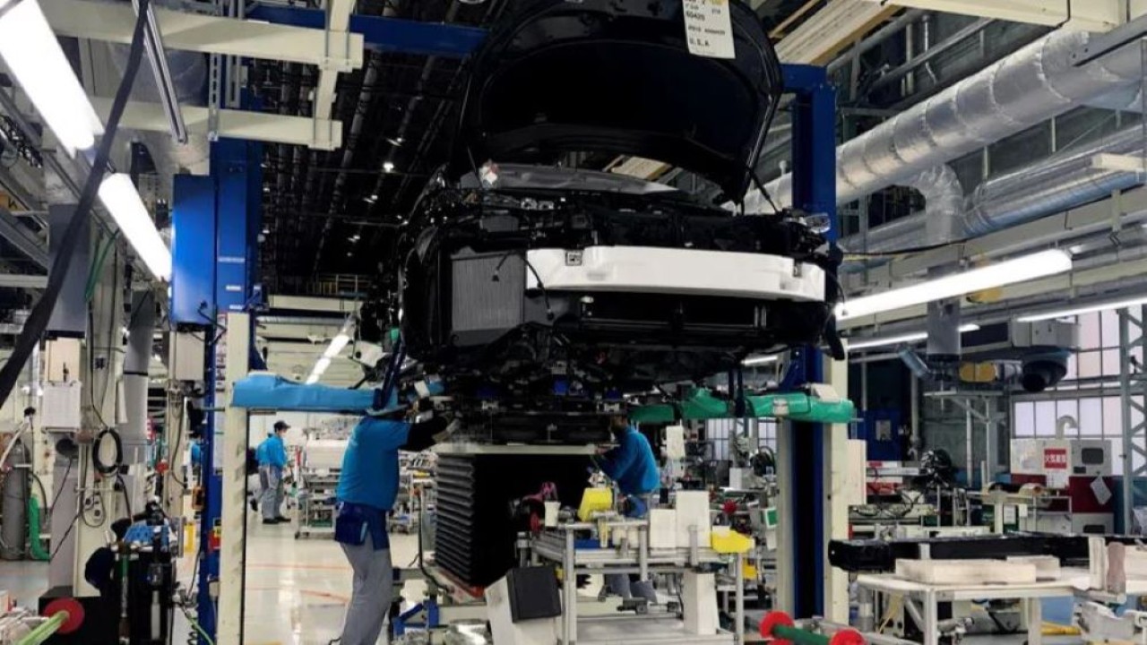 Toyota berencana menunda dimulainya produksi kendaraan listriknya di Amerika Serikat hingga musim semi 2026. (Foto: Reuters)