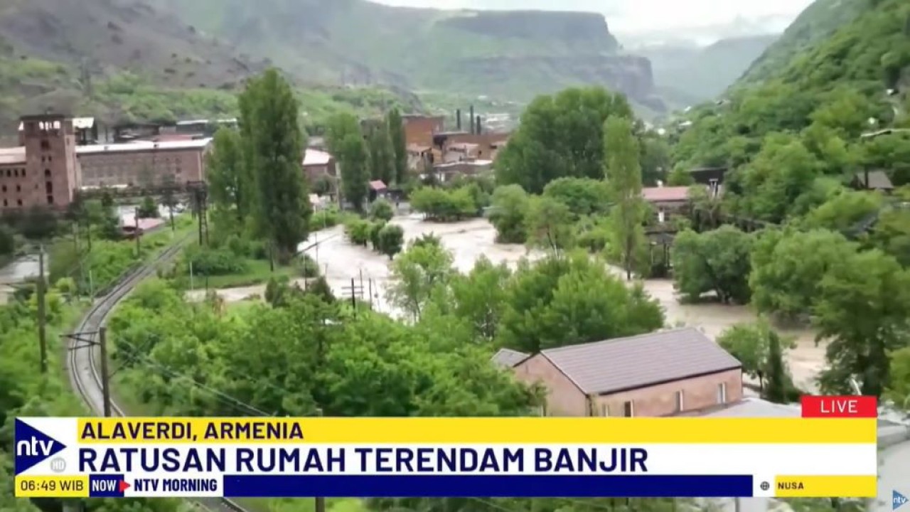 Hujan deras yang terjadi di Alaverdi, Armenia Utara, dalam beberapa hari terakhir mengakibatkan banjir di sejumlah wilayah.
