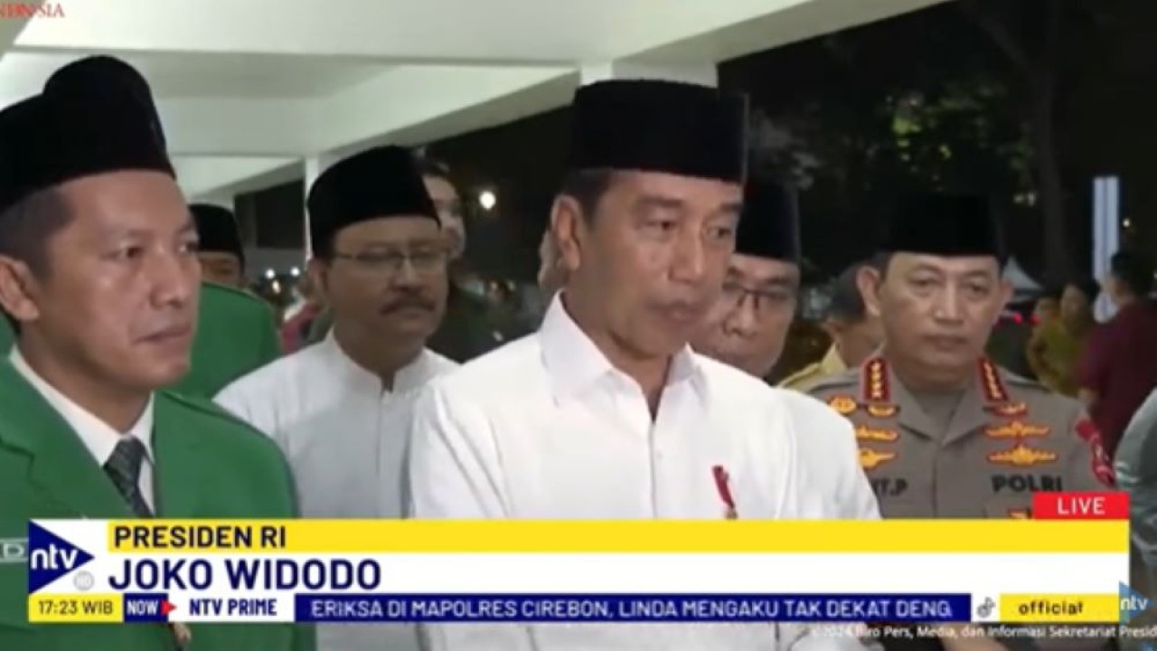 Presiden Jokowi memberikan keterangan pers terkait pemberlakuan kebijakan pemotongan gaji karyawan 3% untuk Tapera