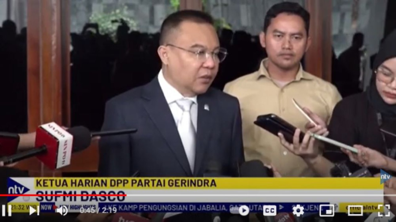 Ketua Harian DPP Partai Gerindra, Sufmi Dasco memberikan keterangan pers terkait program makan siang gratis Prabowo-Gibran