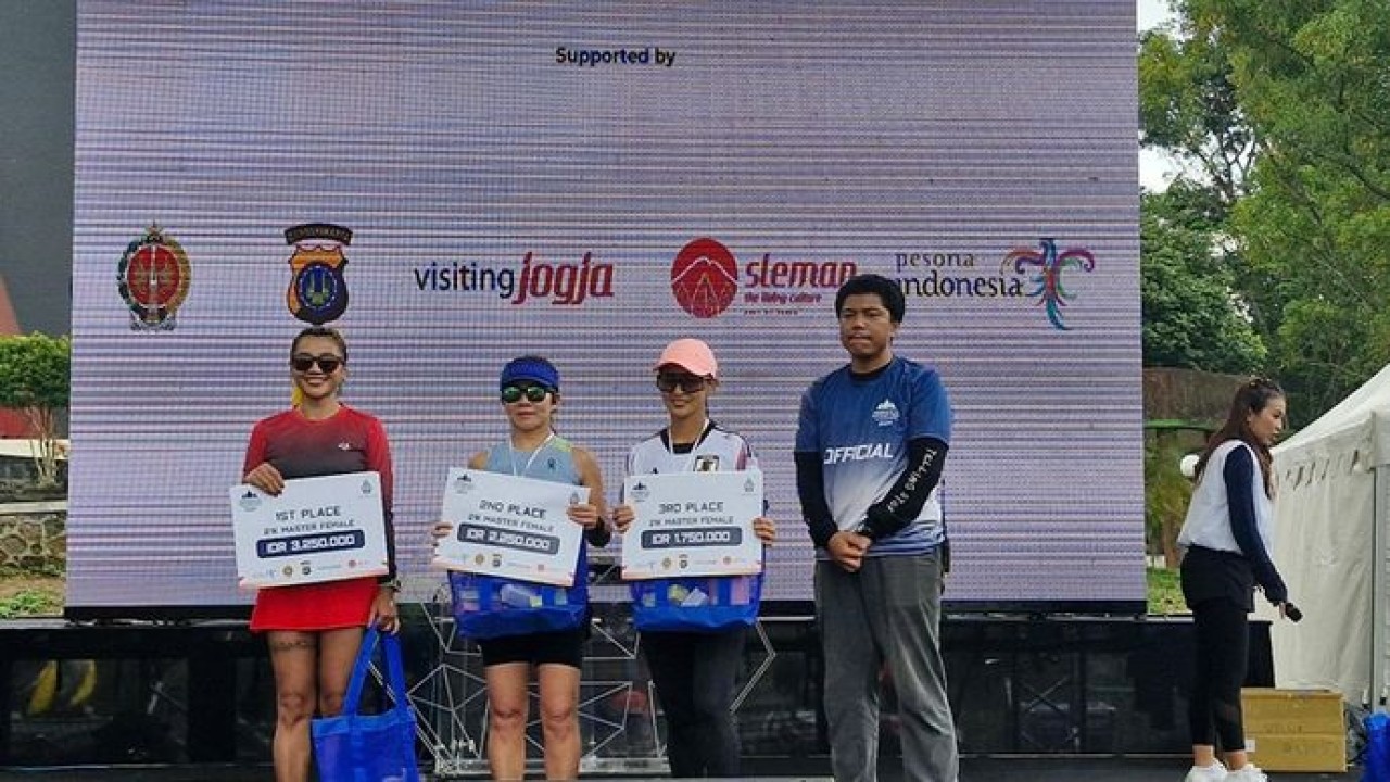 Pemenang kategori 21 K Female Masters ajang Nusantara TV Volcano Run by Ambarukmo 2024/Foto: NTVnews