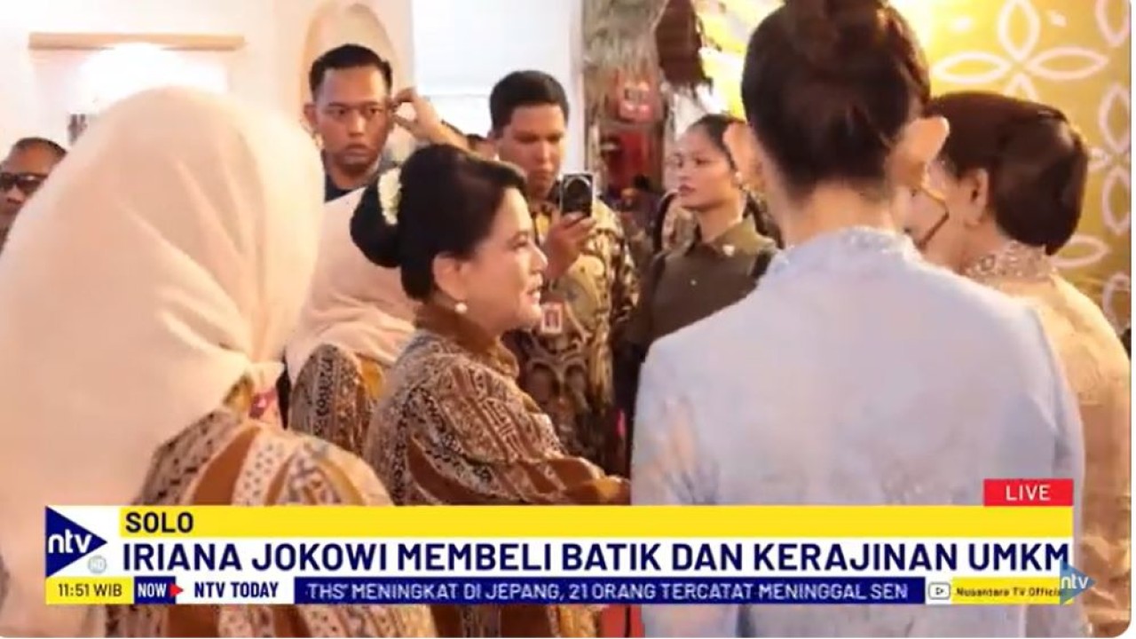 Ibu Negara Iriana Jokowi mengunjungi pameran griya dan kerajinan Dekranas Expo 2024 di Solo