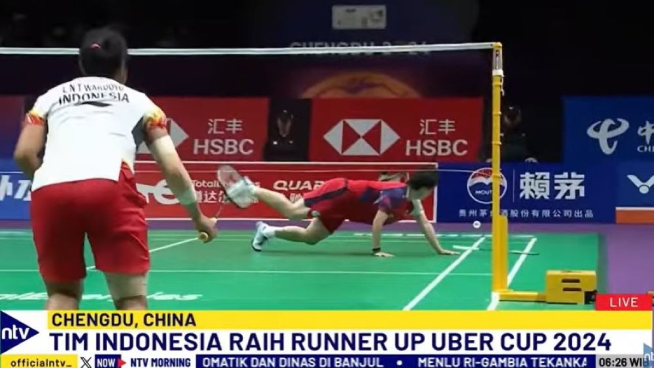 Penampilan gemilang dari tunggal putri kedua Indonesia Ester Nurumi Tri Wardoyo di ajang Piala Uber 2024 patut diapresiasi.