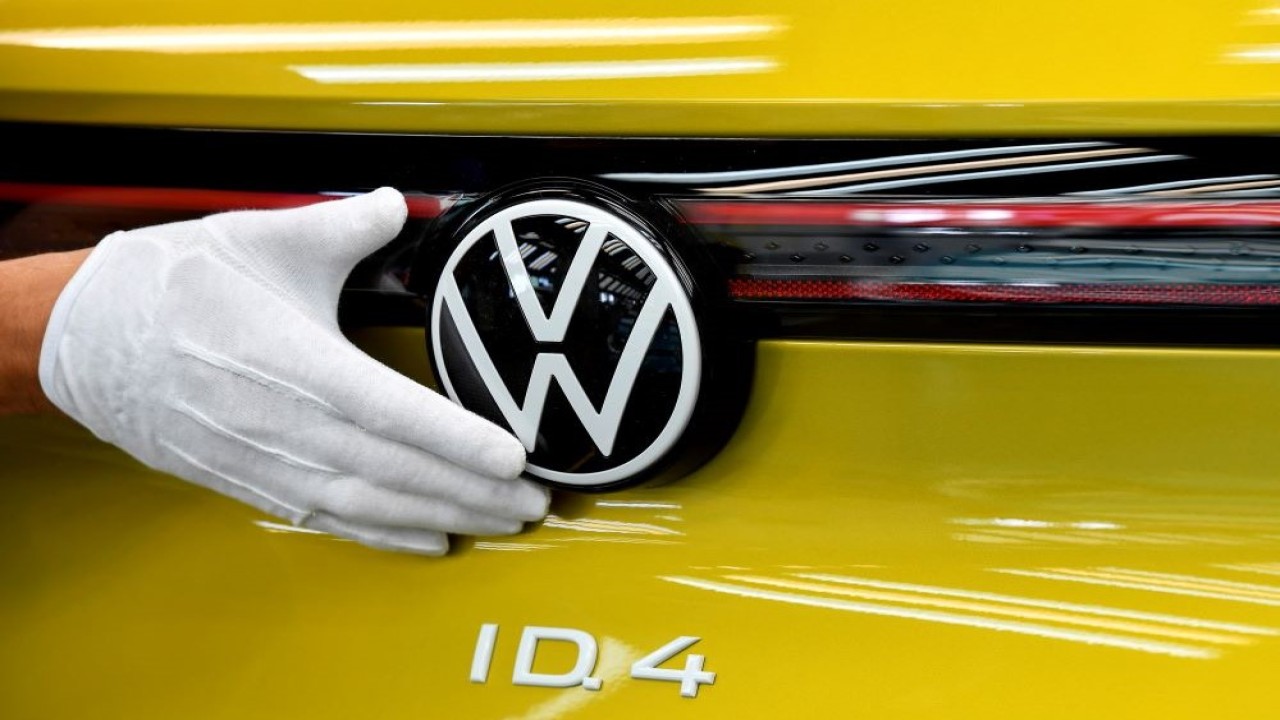 Ilustrasi. Volkswagen ID.4 masuk dalam daftar model kendaraan yang terdampak recall di Korea Selatan akibat suku cadang yang rusak. (Foto: Reuters)