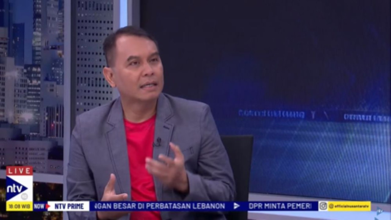Pengamat sepak bola Adi Prinantyo dalam Dialog NTV Prime di NusantaraTV.
