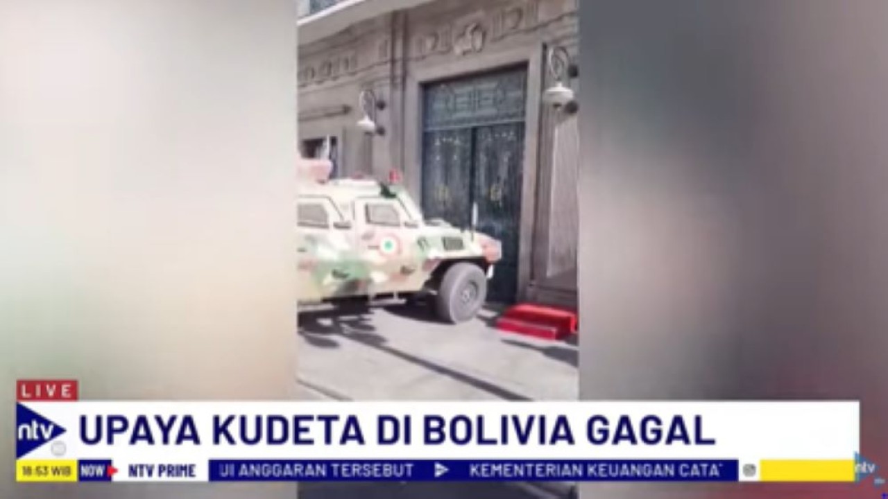 Tentara Bolivia menabrak gerbang Istana dalam serangan kudeta terhadap Presiden/tangkapan layar NTV