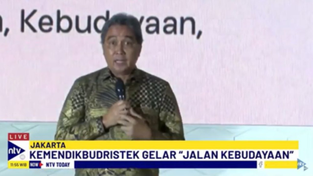 Direktur Jenderal Kebudayaan Kemendikbudristek Hilmar Farid memberikan sambutan dalam perayaan 7 tahun UU Pemajuan Kebudayaan