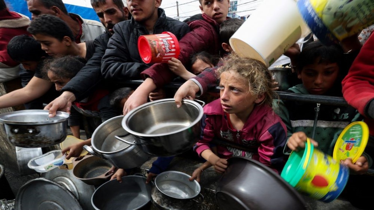Kelaparan akan terjadi di Jalur Gaza, dan tanpa berakhirnya pertempuran yang telah menghancurkan wilayah Palestina dan memutus pasokan. (Foto: Reuters)