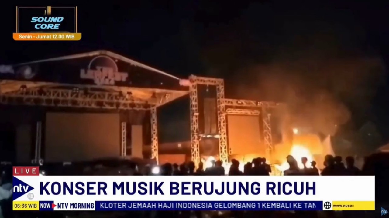 Konser musik di Tangerang ricuh akibat pihak penyelenggara yang gagal menghadirkan grup band yang dijanjikan.