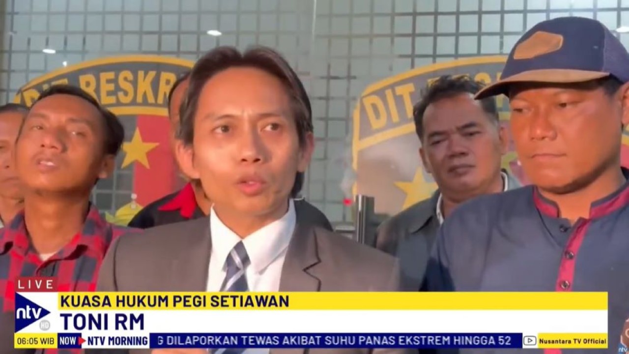 Kuasa hukum Pegi, Toni RM mengatakan, ketiganya diperiksa sekitar 6 jam dan dicecar 33 pertanyaan seputar keberadaan Pegi Setiawan saat di Bandung.