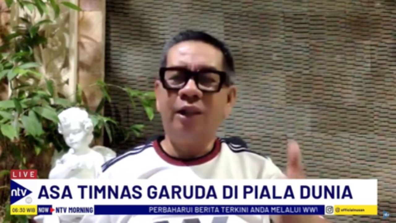 Analis sepak bola Ronny Pangemanan atau Bung Ropan dalam Dialog NTV Morning di NusantaraTV/tangkapan layar NTV