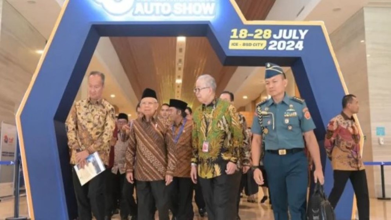Wapres KH Ma'ruf Amin membuka Gaikindo Indonesia International Auto Show (GIIAS) 2024, ICE BSD City, Kabupaten Tangerang, Banten, Kamis (18/7/2024). (Foto: Setwapres)