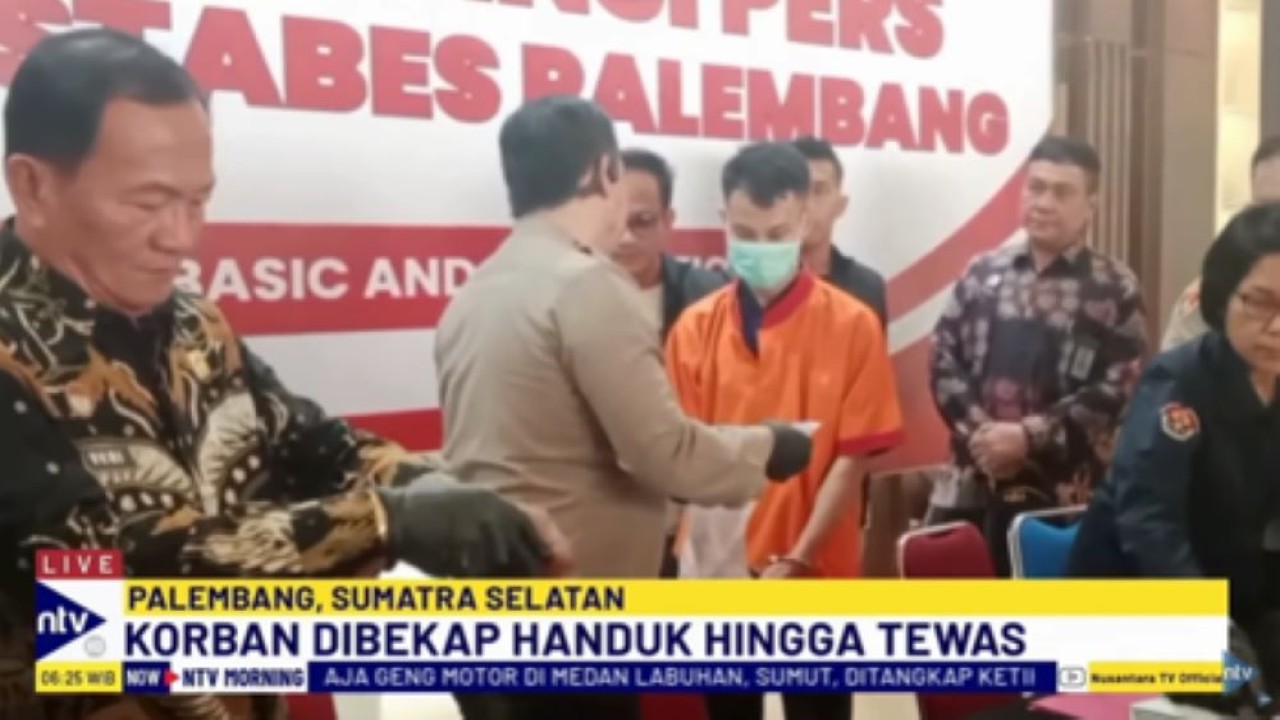 Napi tersangka kasus pembunuhan sesama napi di Lapas Merah Mata Palembang dihadirkan dalam konferensi pers di Polrestabes Palembang