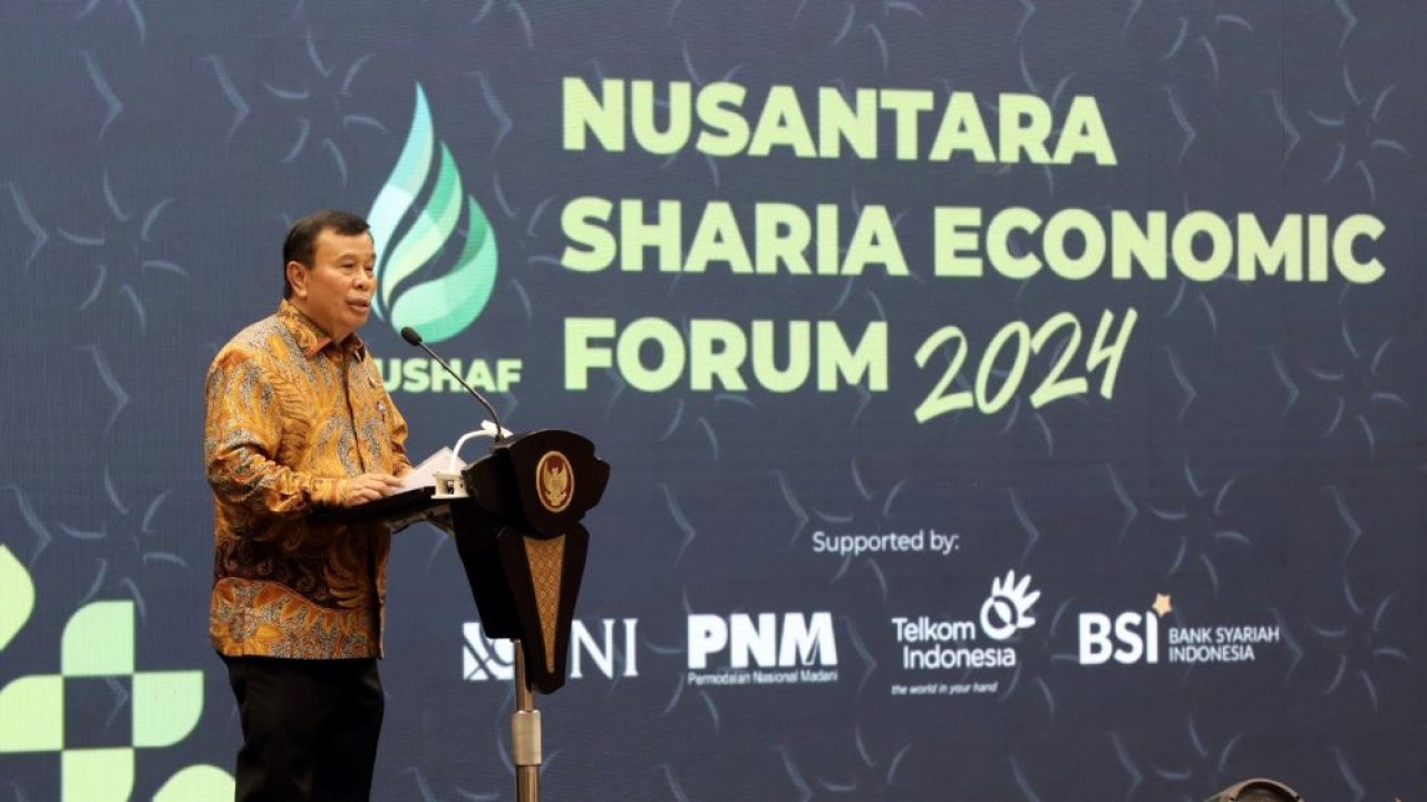 Presiden Komisaris NT Corporation, Dr. Ir. Nurdin Tampubolon, M.M., memberikan sambutan pada pembukaan Nusantara Sharia Economic Forum 2024 di Studio Nusantara Lantai 9 Gedung NT Tower, Jakarta, Selasa (30/7/2024). (Foto: Toga Ibnu Pratama/NTV)