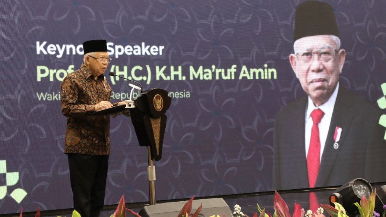 Wakil Presiden Prof. Dr. (H.C.) K.H. Ma'ruf Amin menjadi pembicara kunci (keynote speaker) sekaligus membuka secara resmi Nusantara Sharia Economic Forum (NUSHAF) 2024 di Studio Nusantara Lantai 9 Gedung NT Tower, Jakarta, Selasa (30/7/2024). (Foto: Toga Ibnu Pratama/NTV)