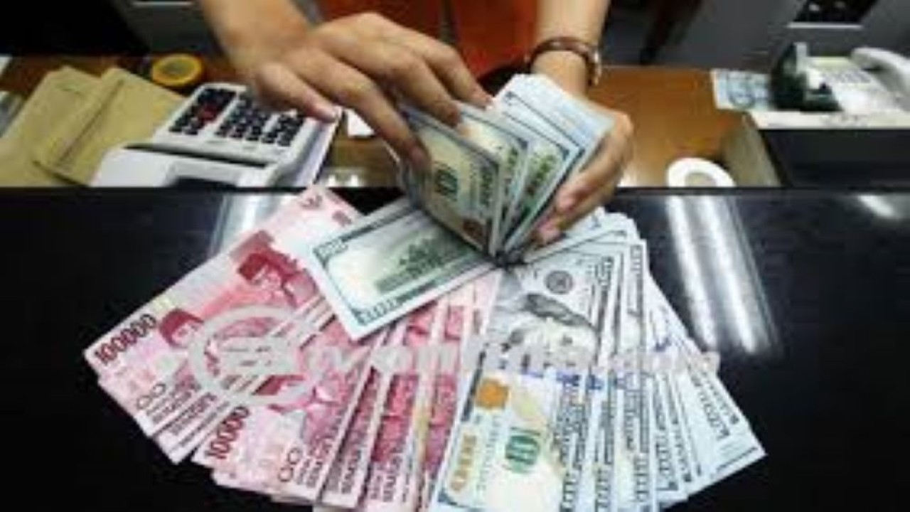 Mata uang Rupiah dan Dolar AS/ist