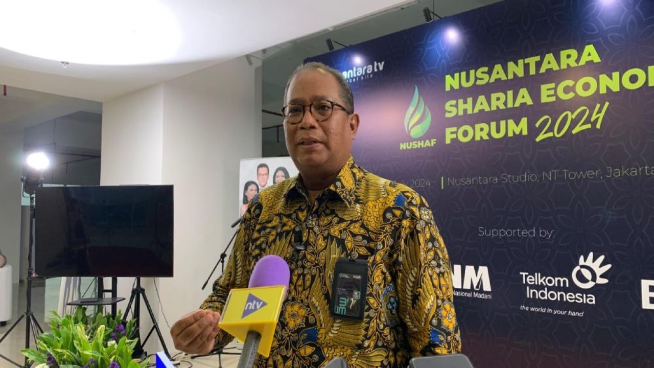 Sunar Basuki Direktur Operasional PT Permodalan Nasional Madani saat diwawancara usai menjadi narasumber dalam Nusantara Sharia Economic Forum 2024 di Studio Nusantara Lantai 9 Gedung NT Tower, Jakarta