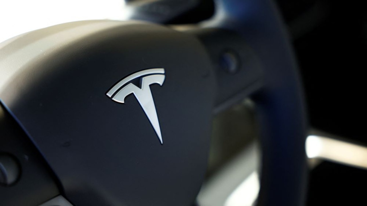 Ilustrasi. Mobil listrik Tesla. (Foto: Reuters)