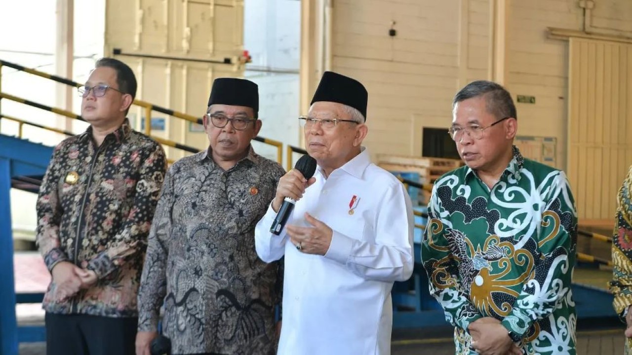 Wakil Presiden Ma'ruf Amin memberikan sambutan saat meresmikan Bendungan Cipanas, Selasa (9/7/2024)/ist