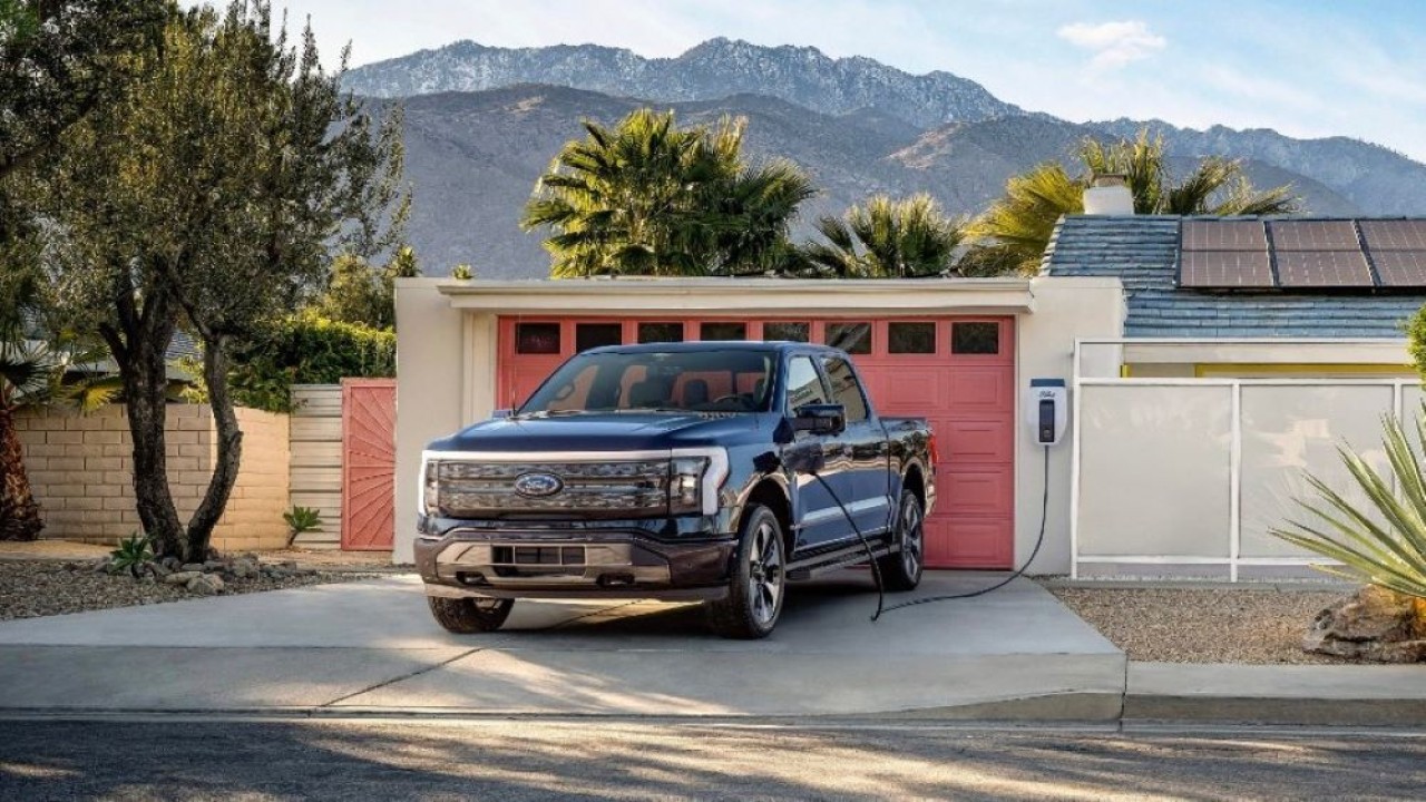 Ford dan TXU Energy telah bekerja sama menawarkan Program TXU Free EV Miles, yang memberikan pengemudi kendaraan listrik Ford pengisian daya gratis di rumah. (Foto: Teslarati)