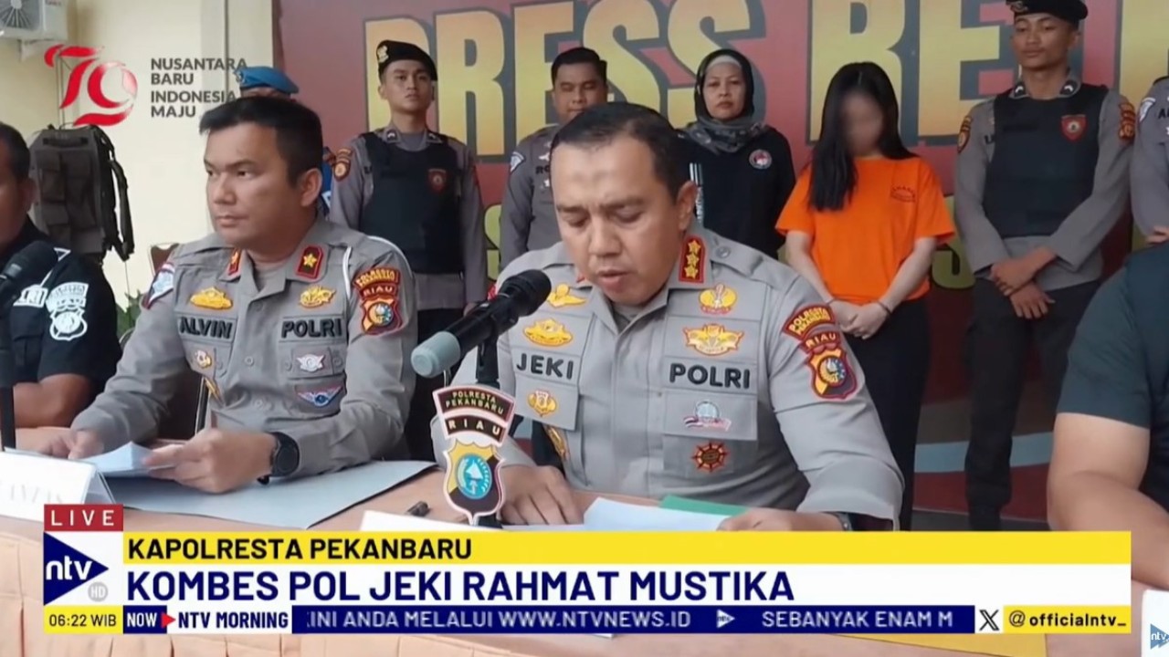 Seorang mahasiswi cantik asal Kampar, Riau, Marisa Putri menabrak seorang wanita bernama Renti Marningsih hingga tewas.