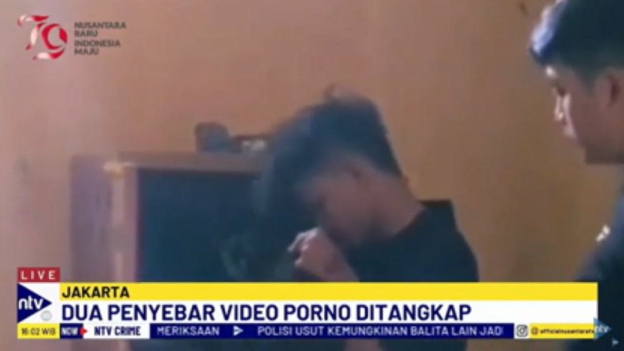 Terduga pelaku penyebaran video syur mirip anak musisi David Bayu ditangkap polisi