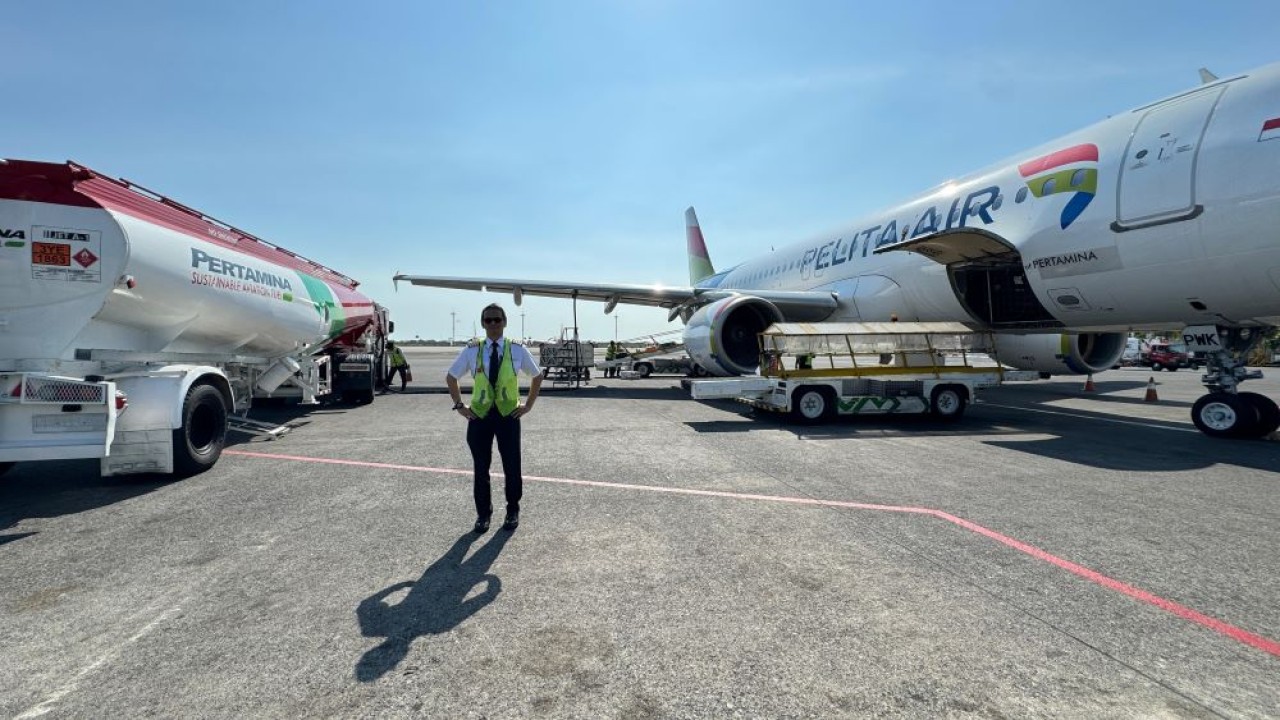 Pelita Air meresmikan pengoperasian penerbangan komersial dengan Sustainable Aviation Fuel (SAF) melalui penerbangan rute penerbangan Denpasar–Jakarta pada Jumat (20/09) atau bertepatan dengan rangkaian Bali International Air Show 2024 di Bali/Foto: Istimewa